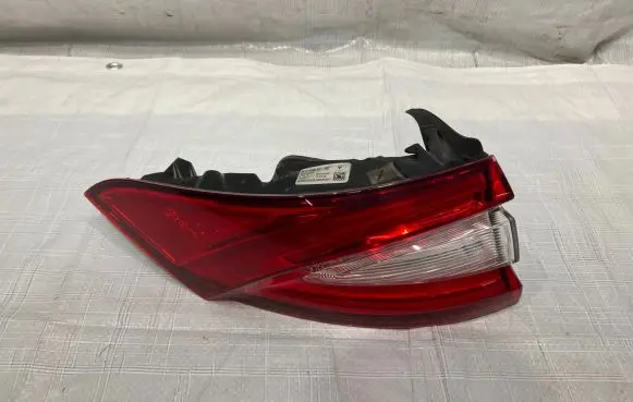 Maserati Levante Rear/tail lights 670032332