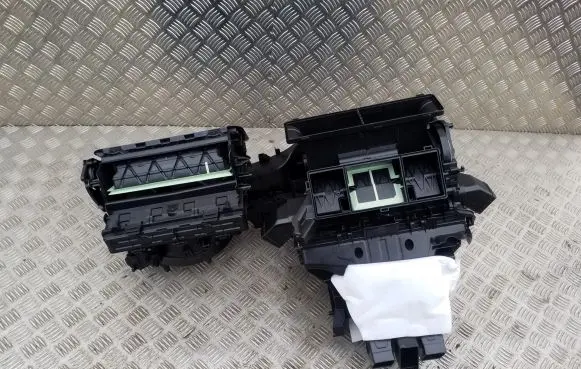Skoda Kamiq Interior heater climate box assembly housing 