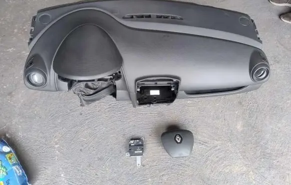 Renault Clio IV Airbag set 