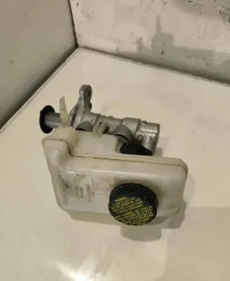Audi Q3 8U Master brake cylinder 5Q1611301C 32668423