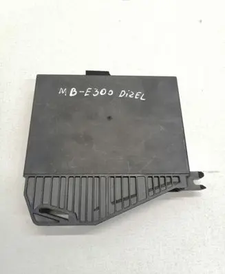 Mercedes-Benz E W210 Engine control unit/module 2108200026