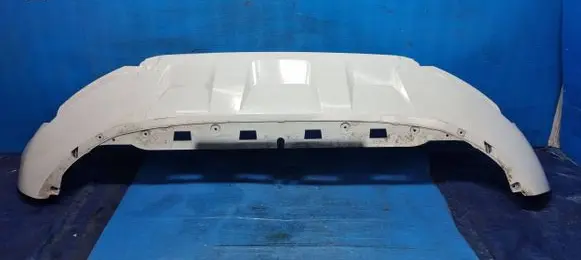 Front bumper lip