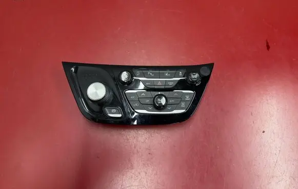 Chrysler Pacifica Climate control unit 6XY191X8AA P6XY191X8AA 68240089AN