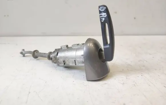 Renault Megane III Front door lock (next to the handle) 501992