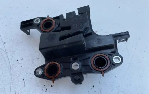 Toyota RAV 4 (XA50) Oil breather separator 1221125011