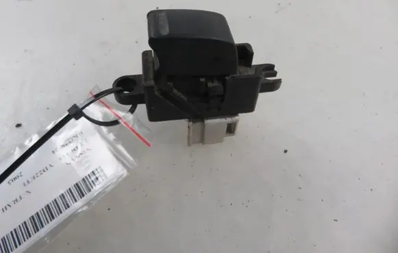 Nissan X-Trail T30 Quarter vent window switch 