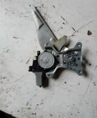 Suzuki SX4 Front door window regulator with motor
