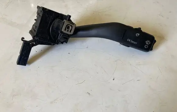 Volkswagen Touran I Wiper control stalk ANP80H024A N9B0036C