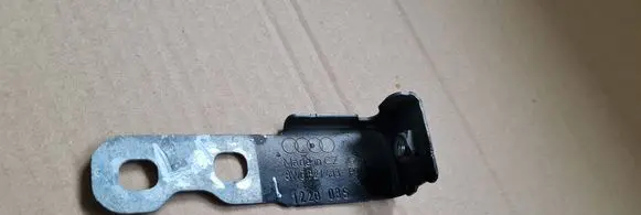 Fender mounting bracket