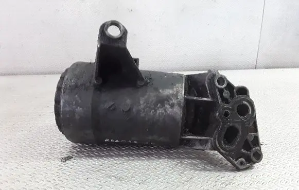 Renault Laguna II Oil filter mounting bracket