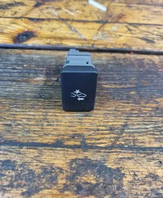 Toyota Yaris Hazard light switch 15B424