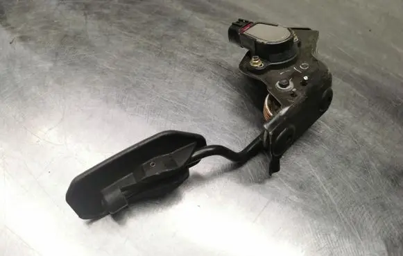 Toyota Corolla E120 E130 Accelerator throttle pedal