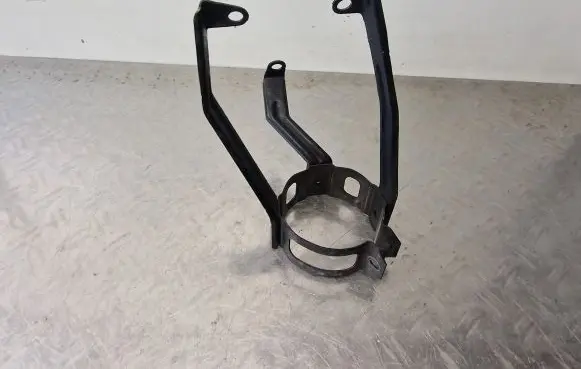 Volkswagen PASSAT B5 Fuel filter bracket/mount holder 8D0201987