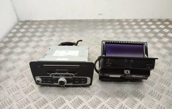 Audi A1 Radio/CD/DVD/GPS head unit 8X0857273B 8XA035193A