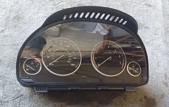 BMW 5 F10 F11 Speedometer (instrument cluster) 9291412 1000228429 25811511