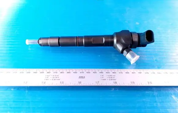 Volkswagen PASSAT B7 Fuel injector 03L130277J AIRFYWZ 0445110