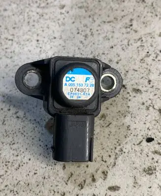 Mercedes-Benz C W204 Air pressure sensor A0051537228 EP9631R3A 074807
