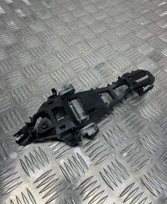 Rear door exterior handle/bracket