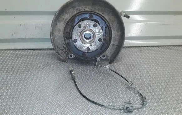 Subaru Forester SH Rear wheel hub spindle/knuckle 