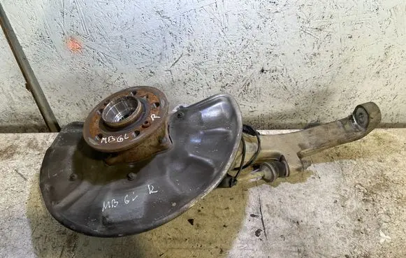 Mercedes-Benz GL X166 Front wheel hub 16610