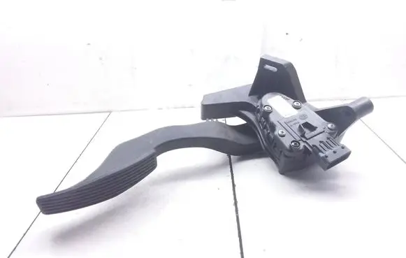 Opel Meriva A Accelerator throttle pedal 93335443