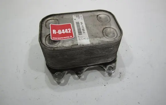 Volkswagen PASSAT B7 Engine oil radiator 03L117021C