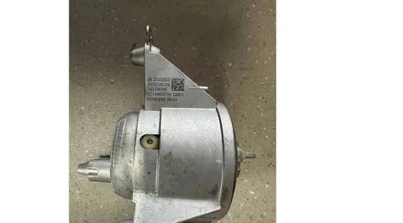 Mercedes-Benz C W206 Engine mount vacuum valve A2062403901 2062403901