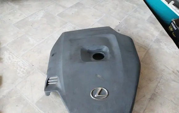 Lexus IS 220D-250-350 Engine cover (trim)