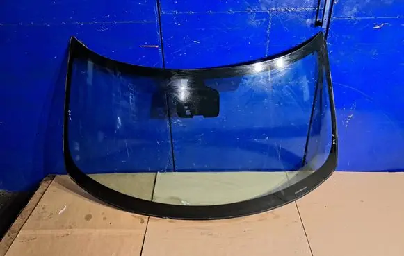Saab 9-5 Front windscreen/windshield window E2043R00438