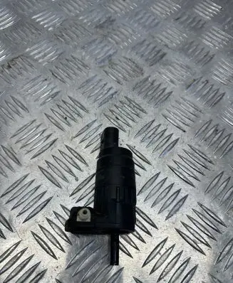 BMW X5 F15 Windscreen/windshield washer pump 7317395