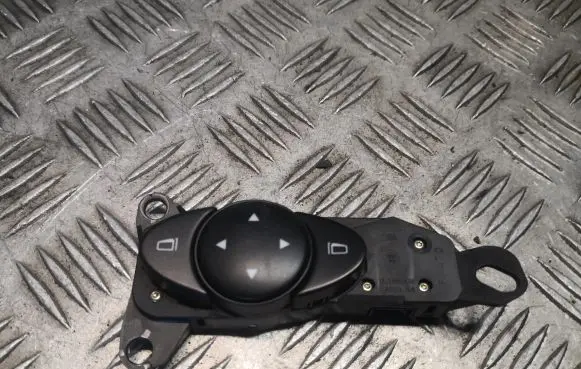 Mercedes-Benz E W211 Wing mirror switch 2118202110 A2118202110