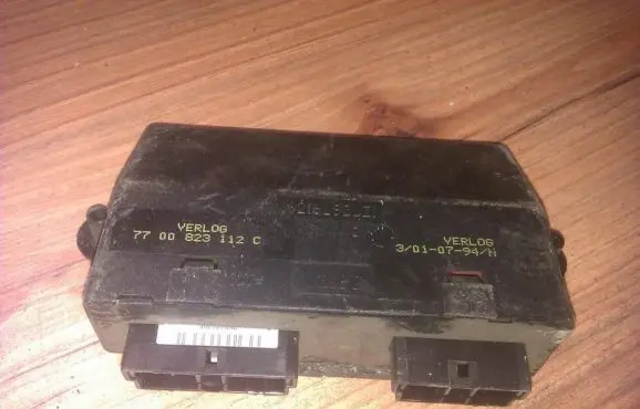 Renault Laguna I Comfort/convenience module 7700823112C 1621682z1