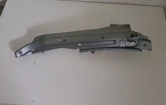 Audi Q7 4L Fender mounting bracket 4L0805175 01407 4L0805157B