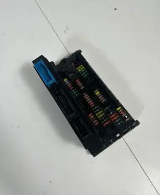 BMW 7 F01 F02 F03 F04 Fuse module 9210861