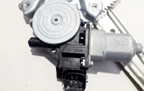 Nissan Juke I F15 Rear door window regulator motor 106130