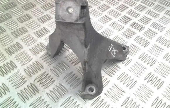 Audi A4 S4 B6 8E 8H Engine mounting bracket 8E0199308AF