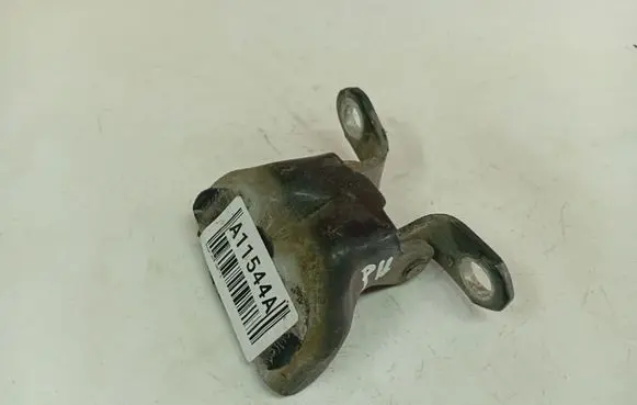 Nissan Note (E11) Front door upper hinge