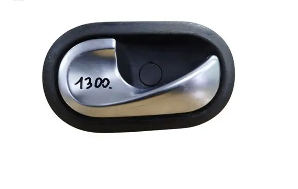 Renault Megane II Front door interior handle 8200028487