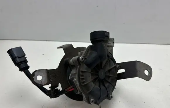 Audi A3 S3 8V Secondary air pump 04E959231A
