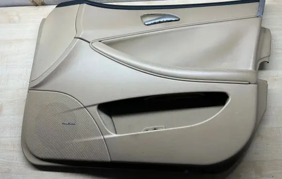 Mercedes-Benz CLS C219 Front door card panel trim A2197206462