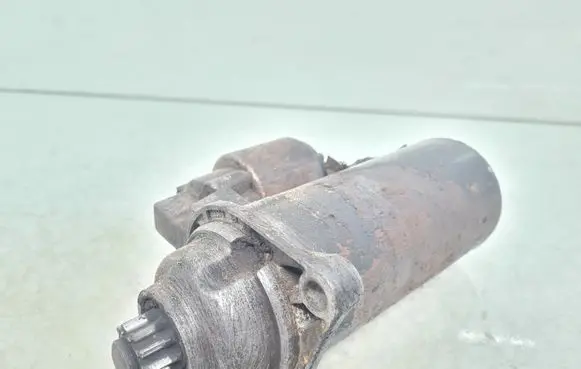 Volkswagen Golf III Starter motor 0001124001 02A911023