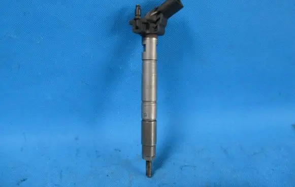 Audi A6 S6 C6 4F Fuel injector 059130277AJ