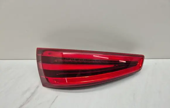 Audi Q3 8U Tailgate rear/tail lights 8U0945093A 8U0945093