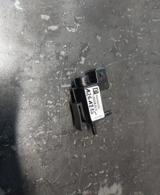 BMW 3 E46 Vacuum valve 702318010