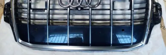 Audi Q7 4M Front bumper upper radiator grill 4M0853651AG