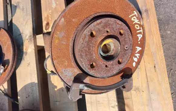 Toyota Aygo AB10 Front wheel hub spindle knuckle