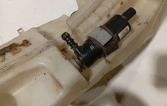 Audi A6 S6 C6 4F Headlight washer pump 3B7955681