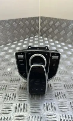 Head unit multimedia control