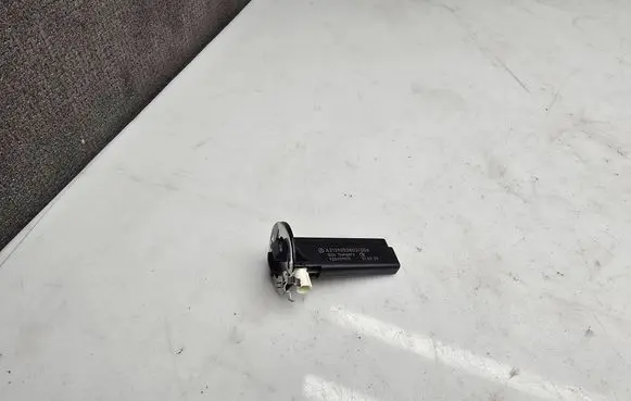 Mercedes-Benz Sprinter W907 W910 Aerial antenna amplifier A2139052803 920459010