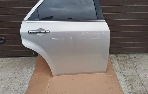 Chrysler 300 - 300C Rear door